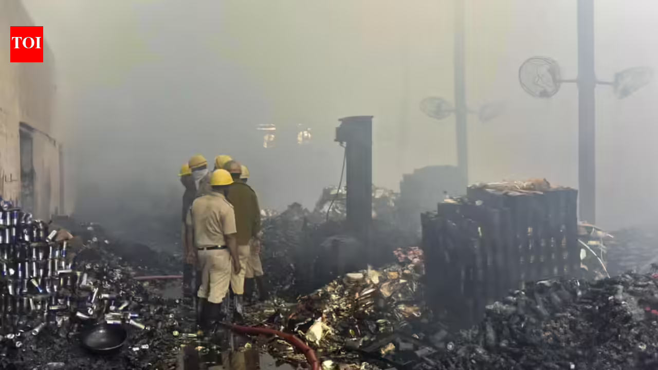 Kolkata warehouse fire: 7 dead, 21 missing india news