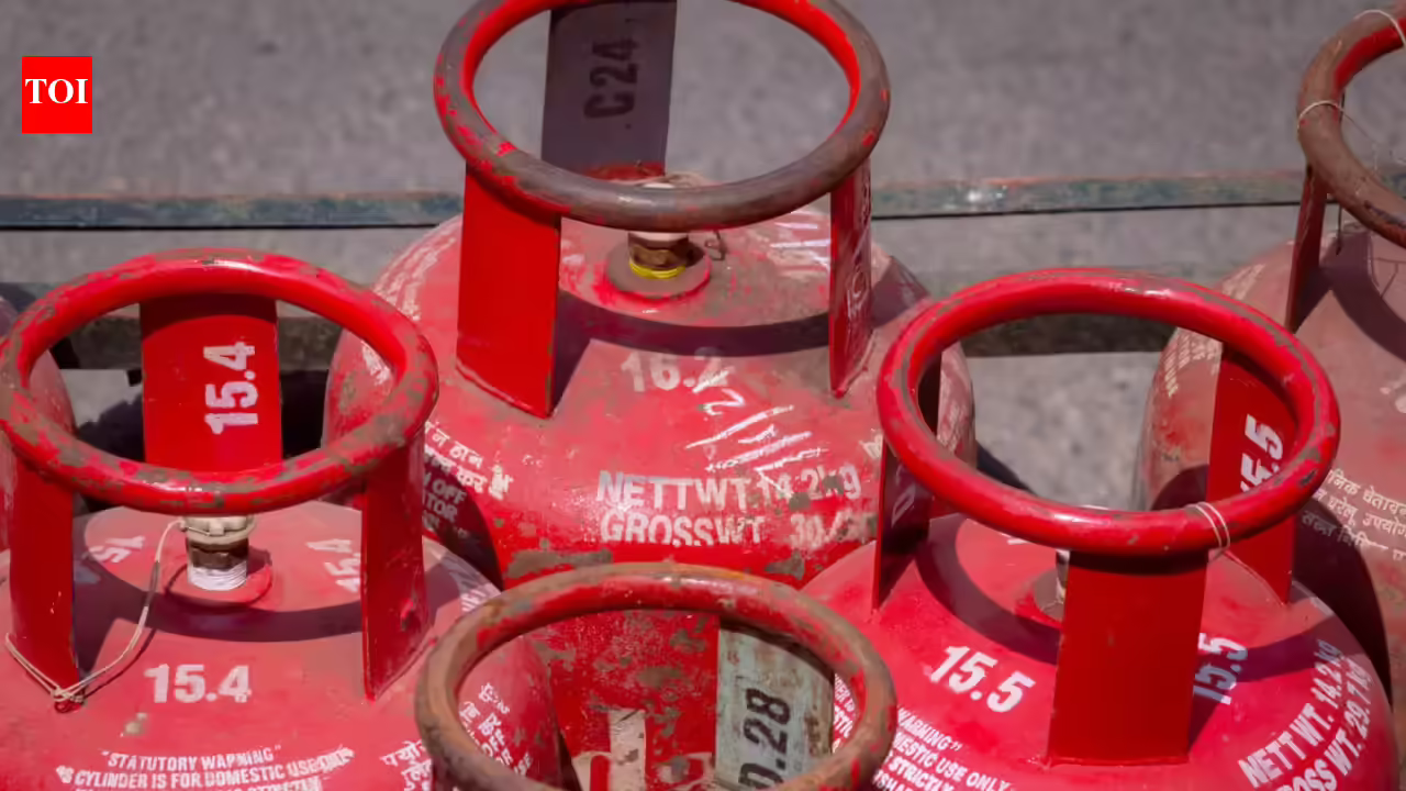 'Adequate stock available': Amid confusion, government issues clarification on LPG refill booking timelines