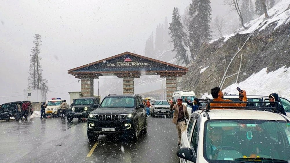 पहाड़ी जिलों में गरज-चमक, बिजली गिरने और तेज हवाओं को लेकर येलो अलर्ट जारी