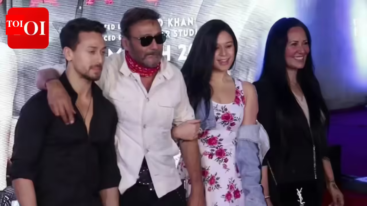 Krishna Shroff remembers mother Ayesha leaving her rich life to live in a chawl with Jackie Shroff: 'We had a very normal upbringing' hindi movie news