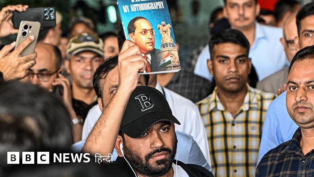 Cockroach Janata Party: Delhi region Abhijeet Deepke, what a monster on Jantar Mantra