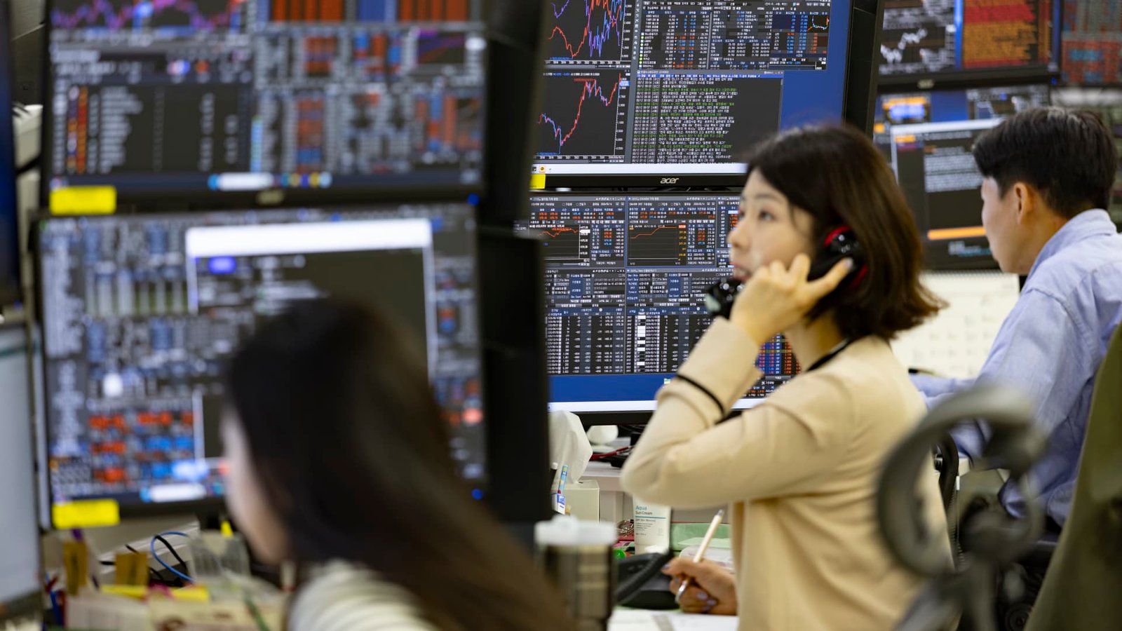 Wall Street and Korea's markets are becoming more interconnected